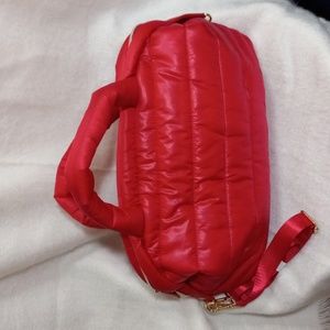 New Estee Lauder Red Nylon Puffer Travel Bag Lined Zip Close Double Handle/Strap